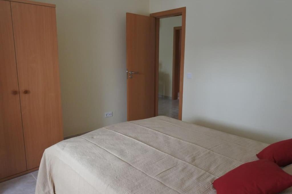 Apartment In The Center Of Carvoeiro With Terrace Eksteriør billede